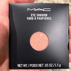 New MAC Eye Shadow Pro Pallet Gleam 0.05 oz